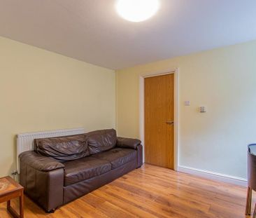2 bedroom private hall to rent - Photo 1