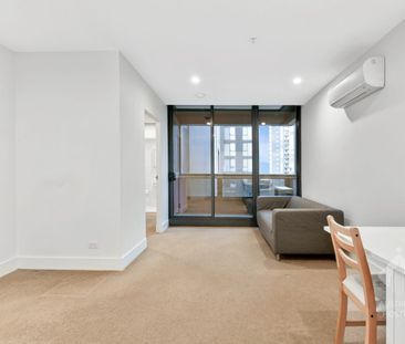 Furnished Two-Bedroom Apartment in the Iconic Vision Building - Photo 4