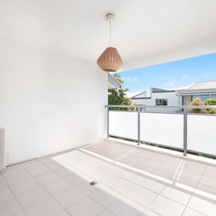 Luxurious Modern Apartment - Photo 1