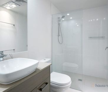 Modern Apartment with Rooftop Entertaining in the Heart of Windsor - Photo 6