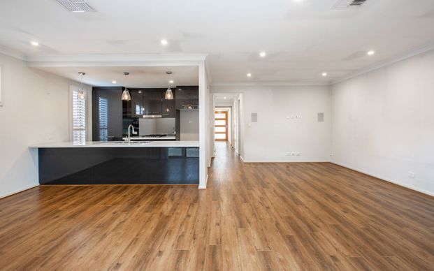 Beautiful 4-Bedroom Family Home for Rent! - Photo 1