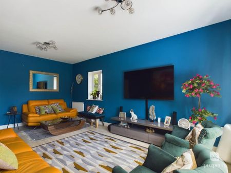 4 bedroom detached house to rent - Photo 2