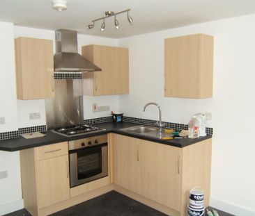 1 bedroom ground floor flat to rent - Photo 2