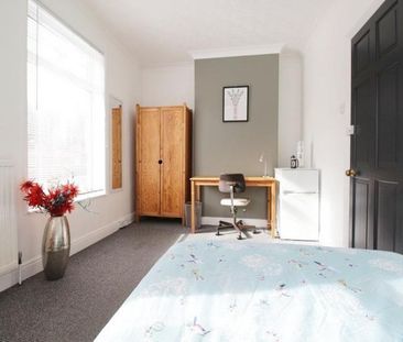 1 bedroom in a house share to rent - Photo 3