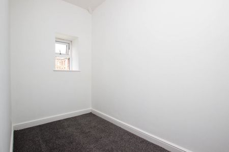 3 bedroom House To Let Total Size: 905 SQ FT - Photo 3