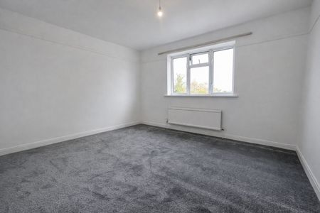 4 Bedroom House To Let - HP12 - Photo 5