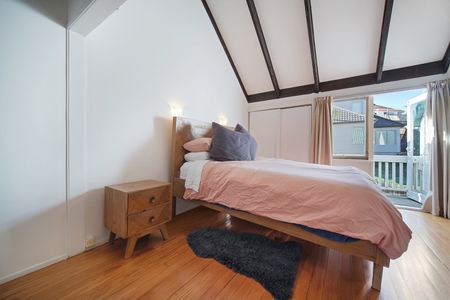 One Tree Hill 2 Bedroom Neat and Tidy - Photo 5