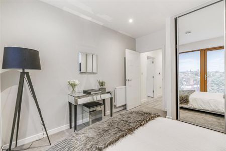 3 bedroom block of apartments to rent - Photo 4