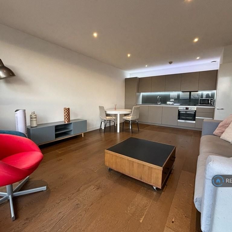 1 bedroom flat to rent - Photo 1