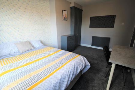 St. Annes Green, Burley, LS4 2SD, Leeds - Photo 5
