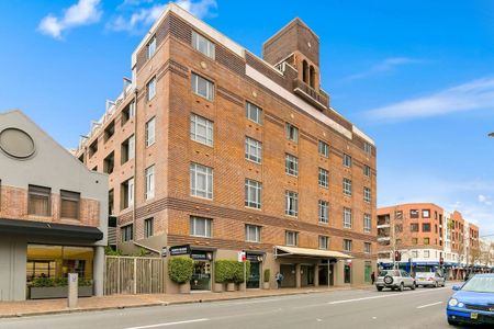 Separate living studio apartment located on King Street - Photo 3
