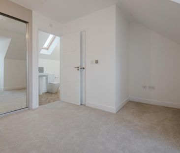 4 bedroom semi-detached house to rent - Photo 2