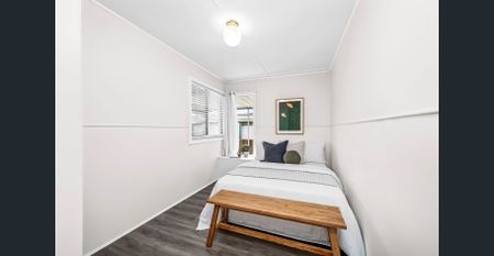 TIDY HOME WITH SPACE FOR ENTERTAINING - Photo 4