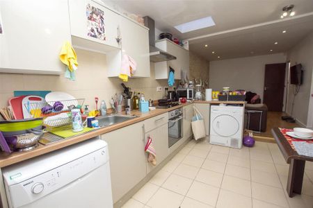 6 bedroom house to rent - Photo 5