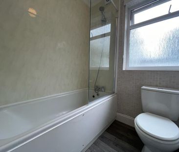 4 bedroom semi-detached house to rent - Photo 4