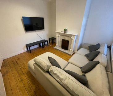 4 bedroom terraced house to rent - Photo 2