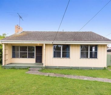 THREE BEDROOM HOME CLOSE TO CORIO VILLAGE - Photo 3