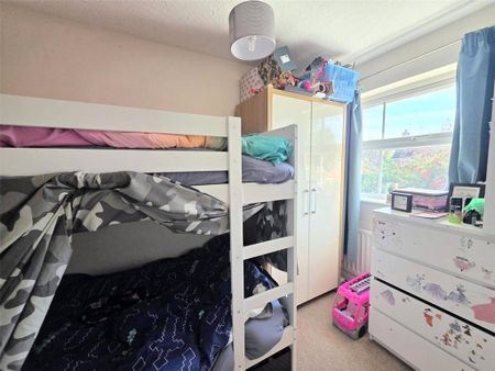 2 bedroom end of terrace house to rent - Photo 3