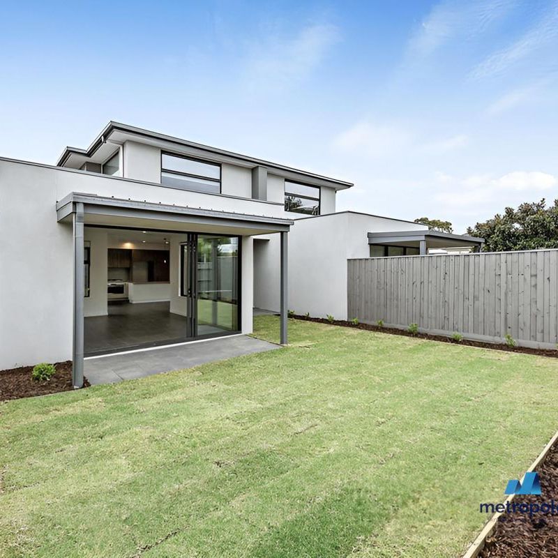 8A Valerie Street, BENTLEIGH EAST, VIC - Photo 1