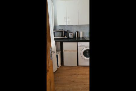 Studio Flat, Shaftesbury Avenue, HA2 - Photo 4