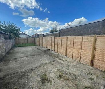 Cricklade Road, Swindon, SN2 - Photo 4