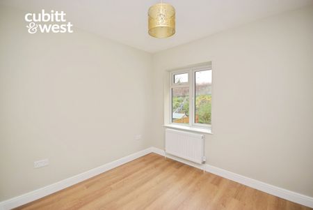 4 bedroom semi-detached house to rent - Photo 5