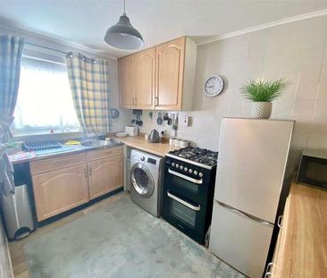 Flintcomb Rise, Northampton, Northamptonshire, NN3 - Photo 6