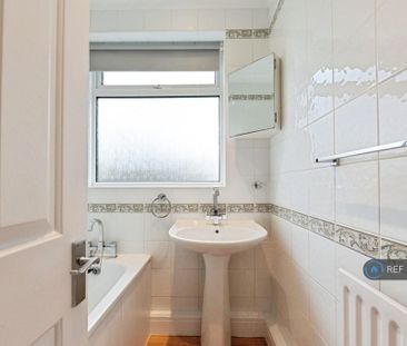 2 bedroom maisonette to rent - Photo 3