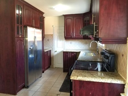 For Lease - 182 Confederation Drive Unit# Main Floor, Toronto, Ontario - Photo 4