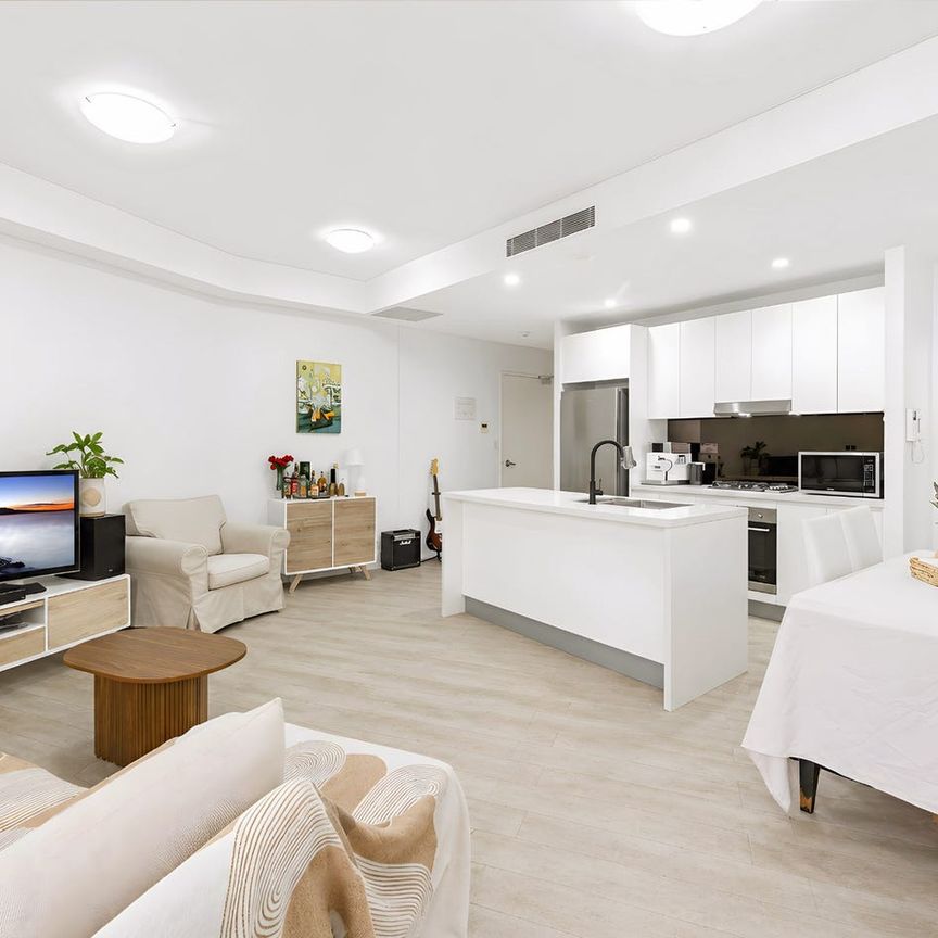 Modern Two-Bedroom Apartment with Parking in Prime Rosebery Location - Photo 1