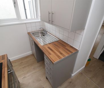 House - Terraced For Rent Tredegar Street, Newport - Photo 6