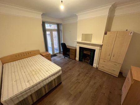 5 bedroom terraced house to rent - Photo 3