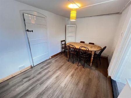 3 bedroom terraced house to rent - Photo 3