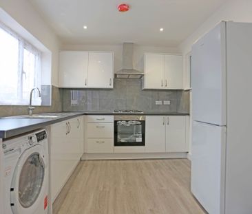 Price £2,500 pcm - Let - Photo 5