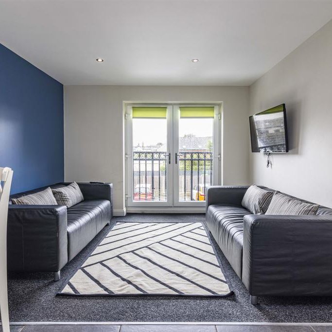 3 bedroom flat to rent - Photo 1
