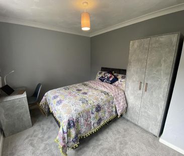 5 bedroom terraced house to rent - Photo 3