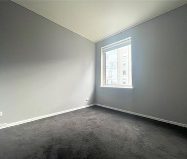 142/83 Whiteman Street - Photo 1