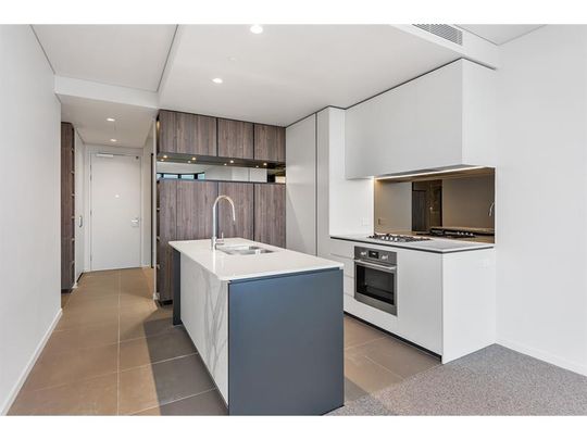 Valencia Residences - Photo 1