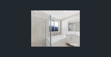 MODERN CONVENIENT FAMILY HOME! - Photo 4