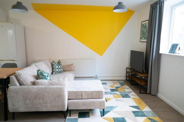 1 bedroom in a house share to rent - Photo 1