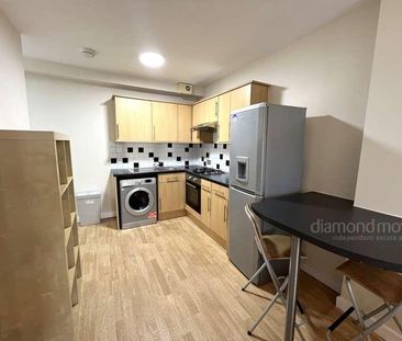 Staines Road, Hounslow, TW4 - Photo 2