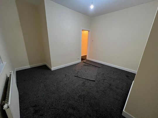 2 bedroom end of terrace house to rent - Photo 1