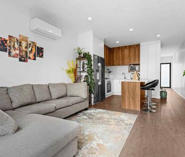 3 BEDROOM - 2 BATHROOM - MODERN LIVING - Photo 3