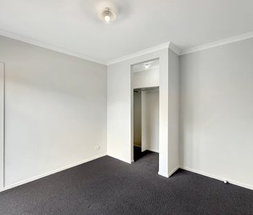 🏡 4-Bedroom Townhouse in Wallan - Photo 4