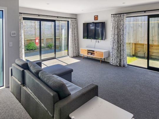 Upper Hutt Living - Photo 1