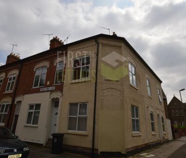 4 bedroom terraced house to rent - Photo 4