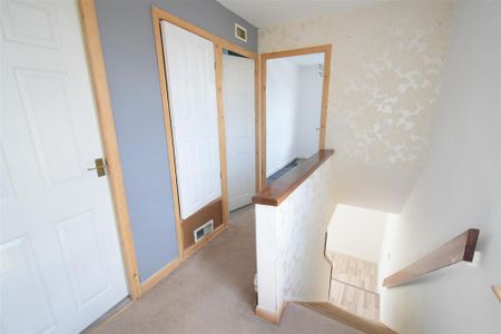 3 bedroom semi-detached house to rent - Photo 3