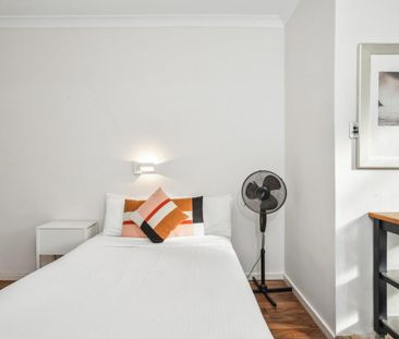 Art Deco Studio in Renowned Location - Photo 2