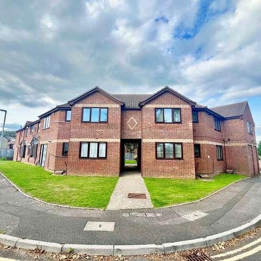 Parkstone, BH12 - Photo 1