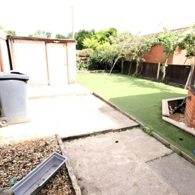 3 bedroom semi-detached house to rent - Photo 1